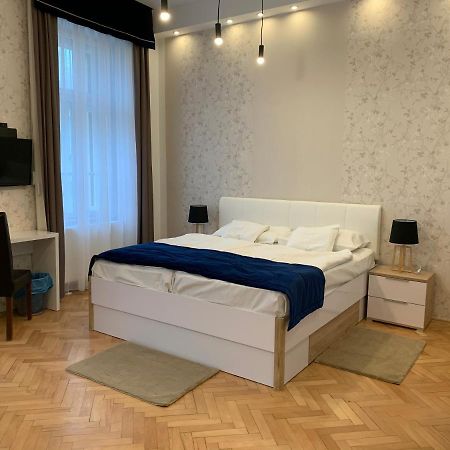W19 Apartments Мишкольц Экстерьер фото