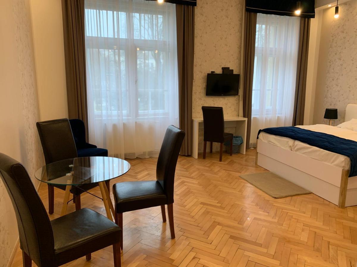 W19 Apartments Мишкольц Экстерьер фото